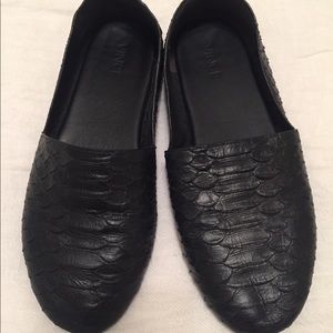 Black Vince Flats
